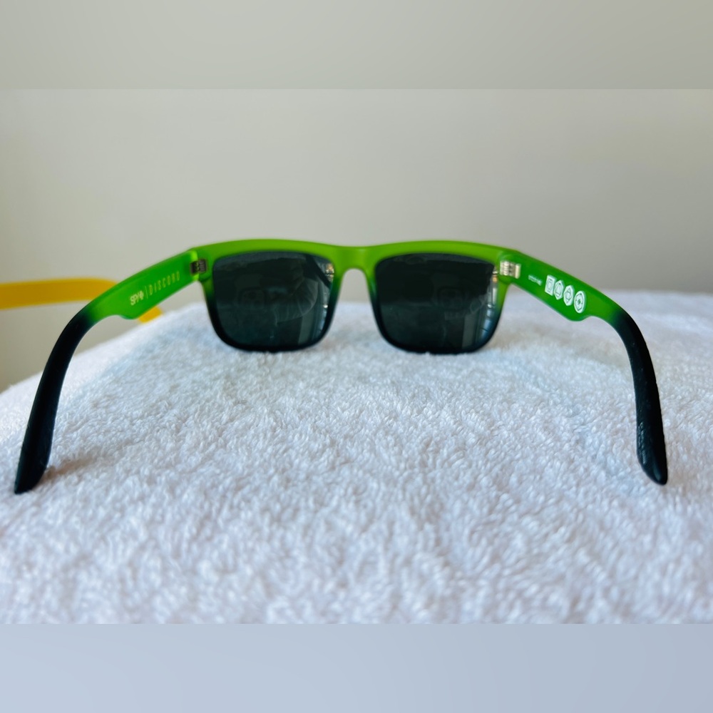 Men’s / Unisex Sunglasses - Two Pair - Green Wayfarer & White Rainbow Shield - Picture 7 of 10